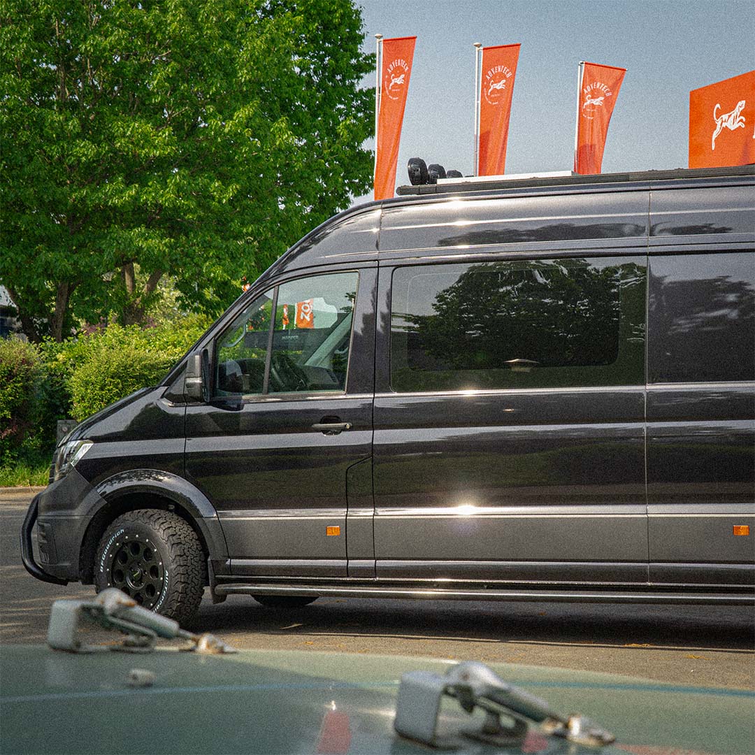 Crafter Adventech – Zijaanzicht weg 10
